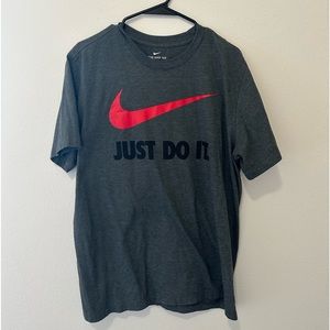 EUC Nike Mens Tee Size L